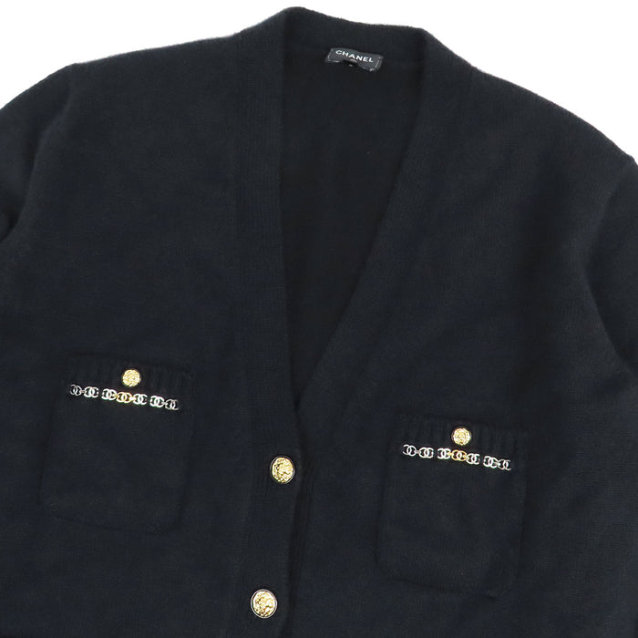 CHANEL 
COCO CC ロゴ ライオンボタン Vネック シルク混 
ココマーク カシミヤ カーディガン