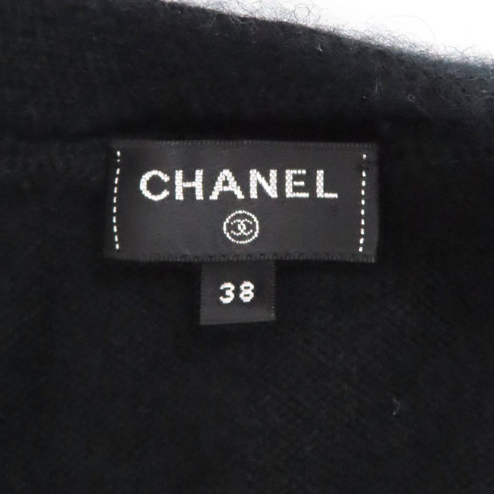 CHANEL 
COCO CC ロゴ ライオンボタン Vネック シルク混 
ココマーク カシミヤ カーディガン