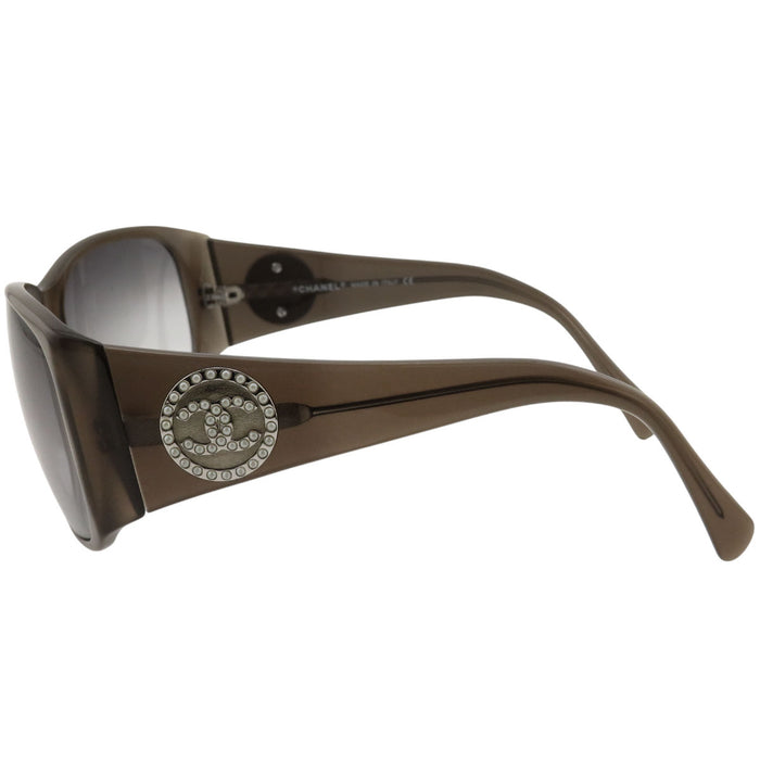 CHANEL 
COCO CC Logo 
Coco Mark Faux Pearl Sunglasses