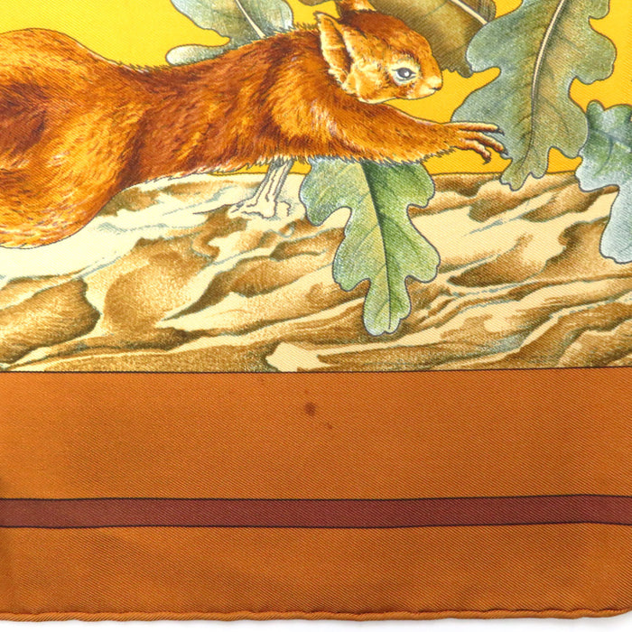 HERMES 
スカーフ 大判 シルク リス 
カレ90 CASSE NOISETTE くるみ割り