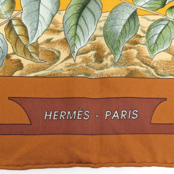 HERMES 
スカーフ 大判 シルク リス 
カレ90 CASSE NOISETTE くるみ割り