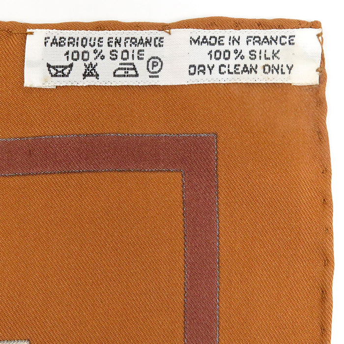 HERMES 
スカーフ 大判 シルク リス 
カレ90 CASSE NOISETTE くるみ割り