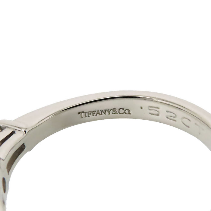 TIFFANY&Co. 
スリーストーン エンゲージメント リング