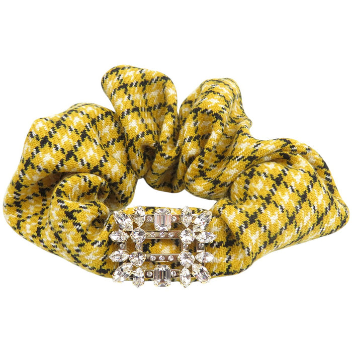 ROGER VIVIER 
Motif à carreaux 
Chouchou à boucle