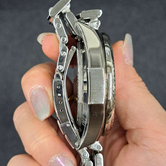 【VENTE EN GROS】
BREITLING
A258B11FL
Boîte (boîte intérieure détériorée, inutilisable) Garantie