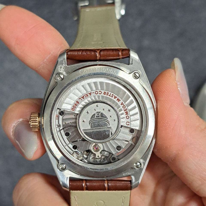 【WHOLESALES】
OMEGA 
130.23.39.21.03.001 
箱　ギャランティ　ピクトグラム　クロノメーター証