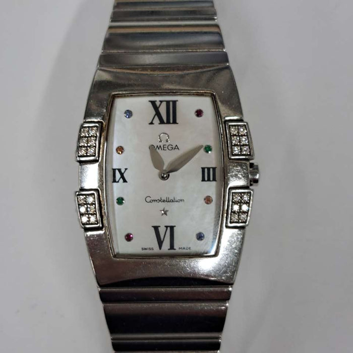 【VENTE EN GROS】
OMEGA
1586.79
Lunette en diamant
Boîte, garantie, pictogramme, certificat de gemme