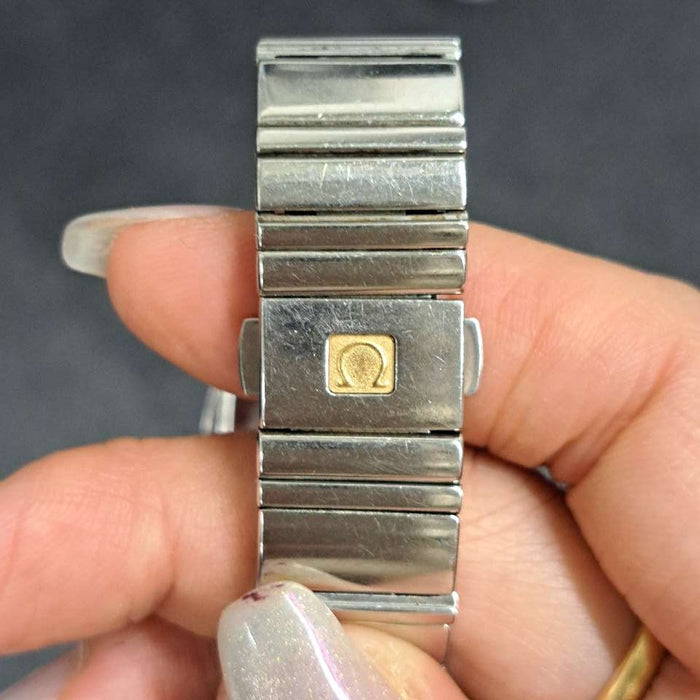 【VENTE EN GROS】
OMEGA
1586.79
Lunette en diamant
Boîte, garantie, pictogramme, certificat de gemme