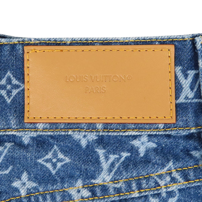 LOUIS VUITTON 
25年製 LV ロゴ 総柄 コットン レザーパッチ 
モノグラム ジップアップ デニム スカート
