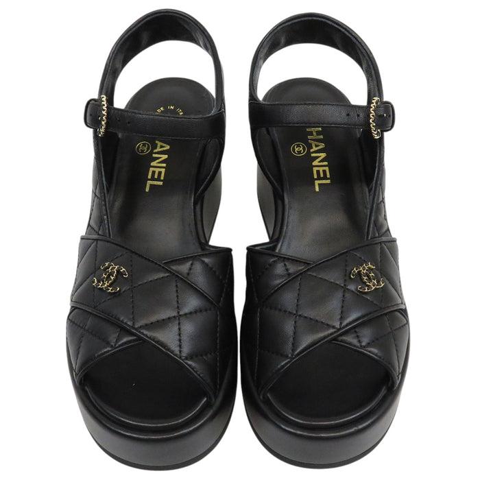 CHANEL 
COCO CC ロゴ レザー 厚底 23P ゴールドカラーメタル 
ココマーク レザー マトラッセ スポーツ サンダル