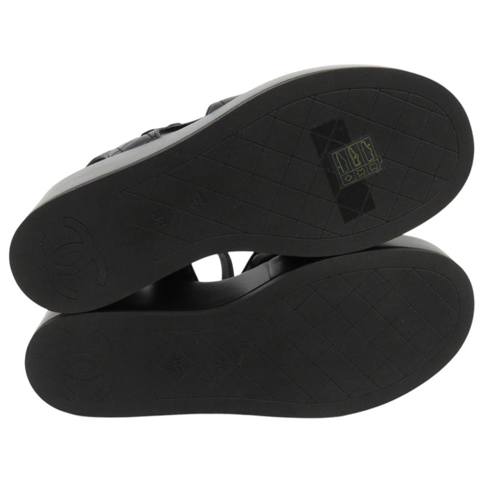 CHANEL 
COCO CC ロゴ レザー 厚底 23P ゴールドカラーメタル 
ココマーク レザー マトラッセ スポーツ サンダル