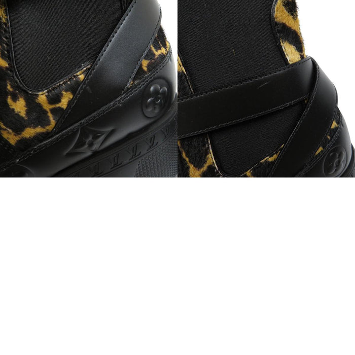 LOUIS VUITTON 
LV 24年製 ロゴ サイドゴア ベルト スウェード レザー 厚底 
ローリエート ライン レオパード アンクルブーツ 伊勢丹限定 
モノグラム
