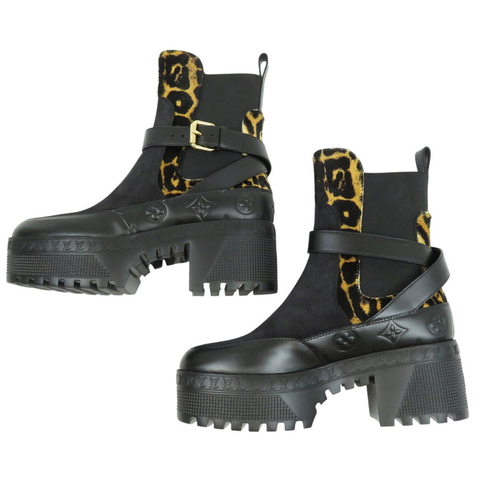 LOUIS VUITTON 
LV 24年製 ロゴ サイドゴア ベルト スウェード レザー 厚底 
ローリエート ライン レオパード アンクルブーツ 伊勢丹限定 
モノグラム