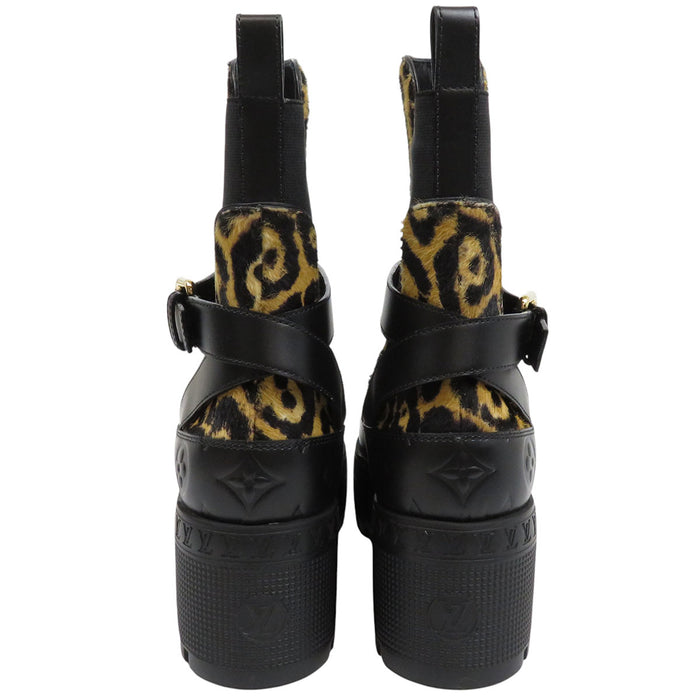 LOUIS VUITTON 
LV 24年製 ロゴ サイドゴア ベルト スウェード レザー 厚底 
ローリエート ライン レオパード アンクルブーツ 伊勢丹限定 
モノグラム