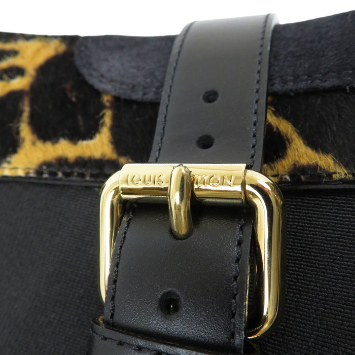 LOUIS VUITTON 
LV 24年製 ロゴ サイドゴア ベルト スウェード レザー 厚底 
ローリエート ライン レオパード アンクルブーツ 伊勢丹限定 
モノグラム