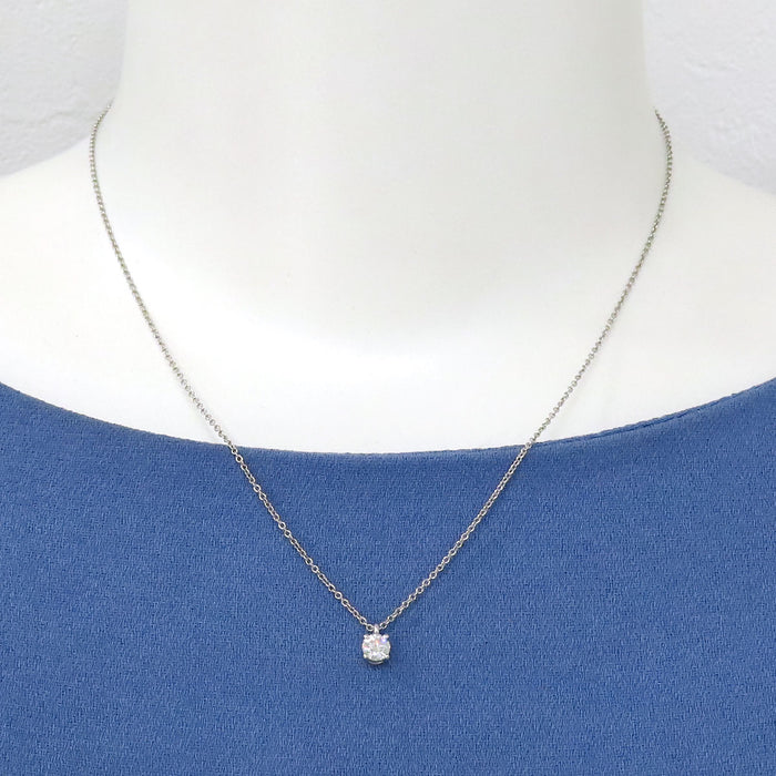 TIFFANY & Co.  
Solitaire Necklace