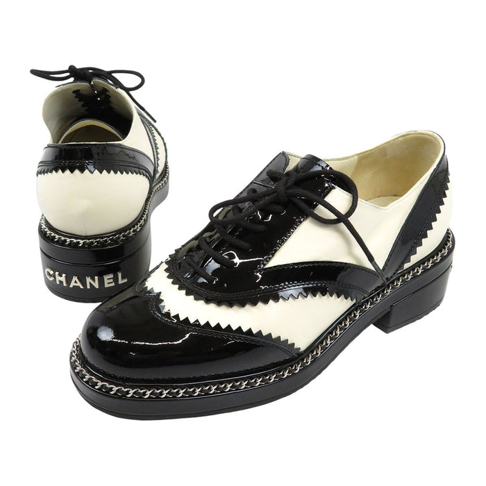 CHANEL 
ウイングチップ バイカラー レザー 
ロゴ レースアップ ドレスシューズ