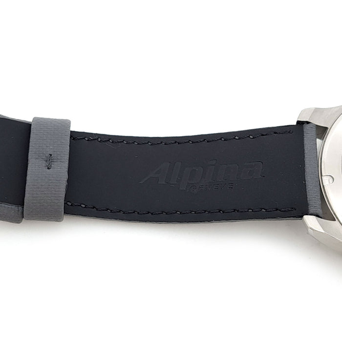 阿尔皮纳  
星辰计时器  
附带盒子和保修卡