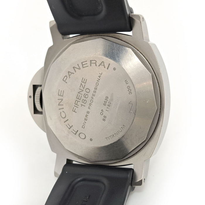 OFFICINE PANERAI 
Luminor Submersible 
With Box