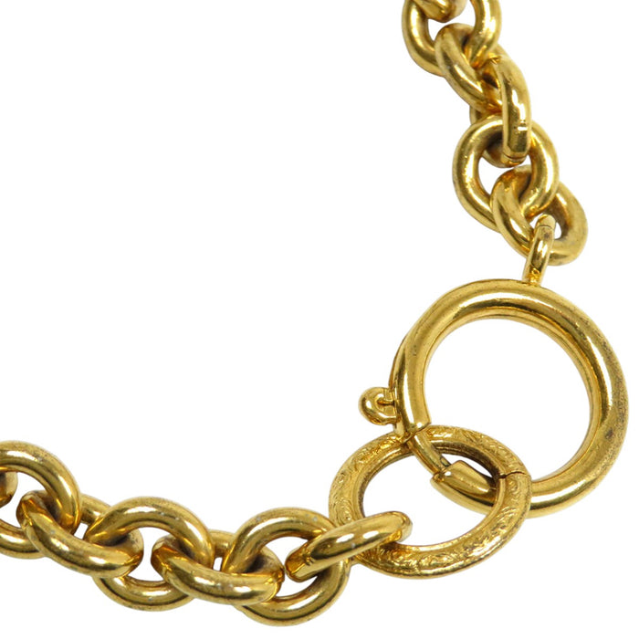 CHANEL 
COCO CC logo métal couleur or 93P 
Collier cœur vintage avec marque Coco