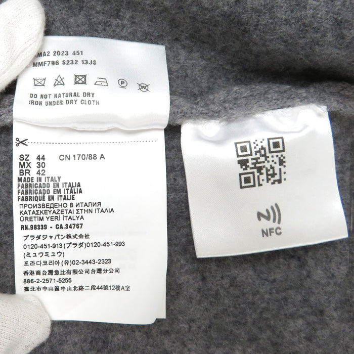MIUMIU  
针织 纯羊毛  
标志 开衫