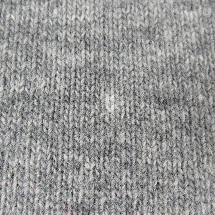 MIUMIU  
针织剪裁处女羊毛  
背部标志短款毛衣