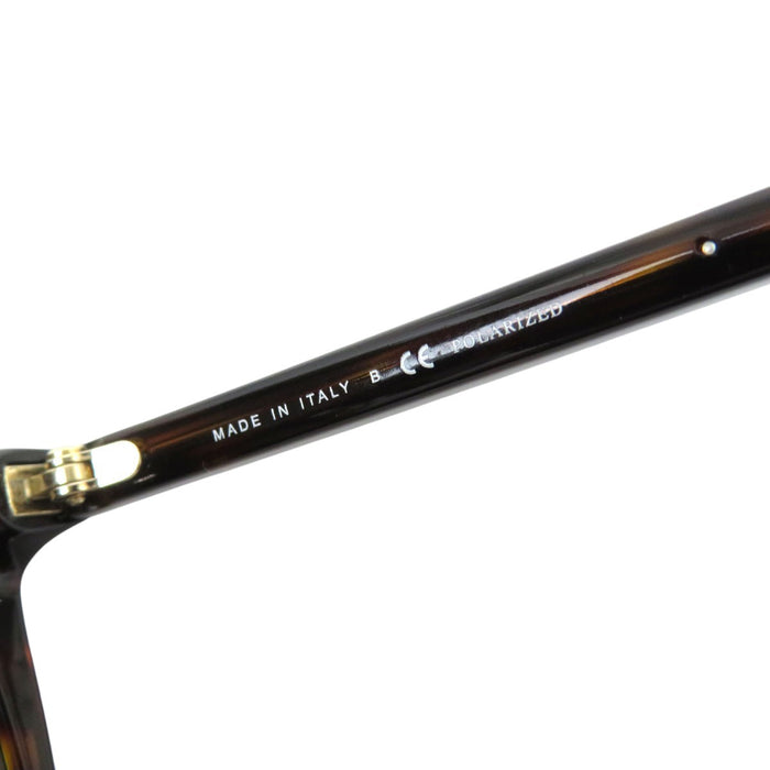CHANEL  
COCO CC motif écaille de tortue Wellington  
Lunettes de soleil logo perles fantaisie