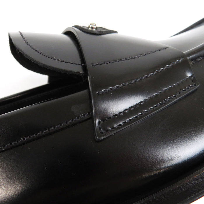 PRADA  
Plaque triangulaire  
Mocassins en cuir brossé avec logo triangulaire