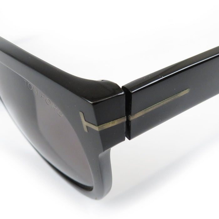 TOM FORD 
Logo Tom Ford 
Lunettes de soleil