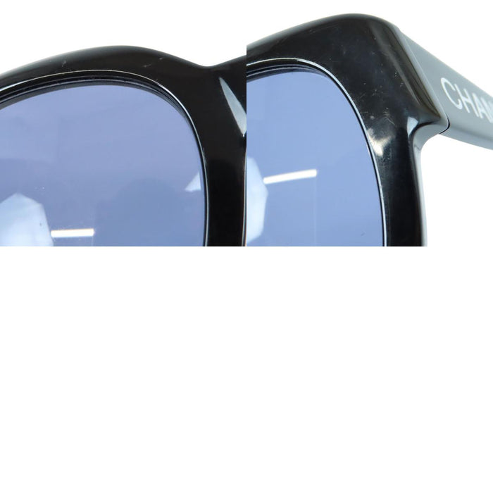 CHANEL 
カラーレンズ アイウェア 
ロゴ サングラス