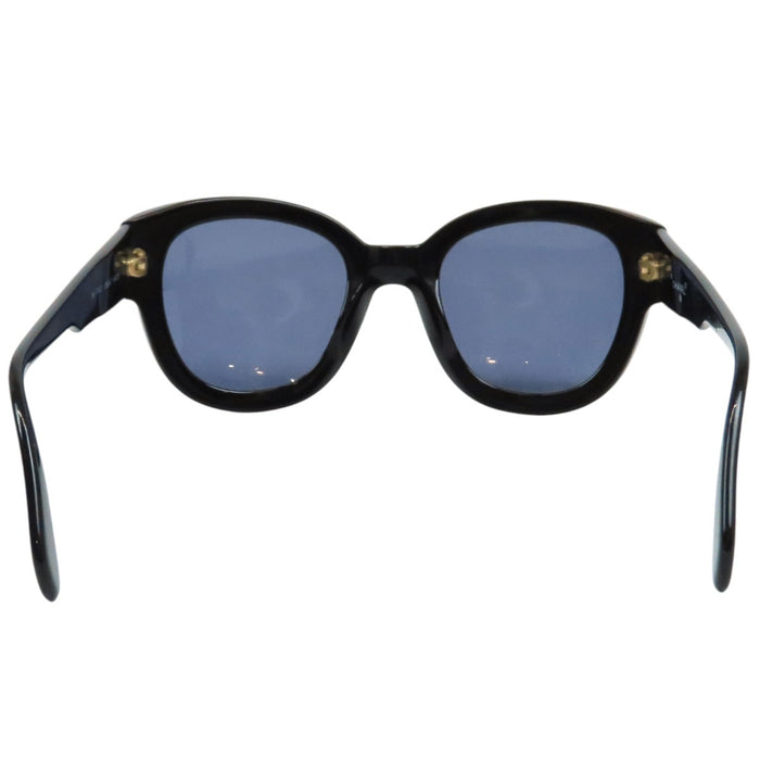 CHANEL 
カラーレンズ アイウェア 
ロゴ サングラス