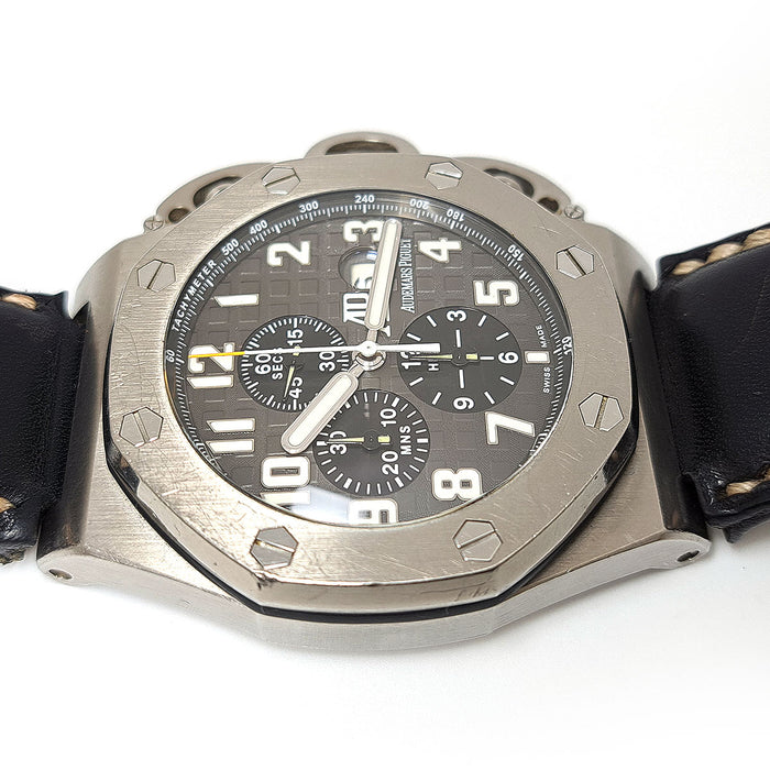 AUDEMARS PIGUET 
Royal Oak Offshore Schwarzenegger ENSEMBLE COMPLET 
Avec boîte et certificats
