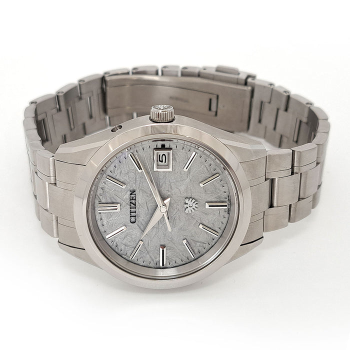 CITIZEN 
The Citizen 
With Box and Warranty Card