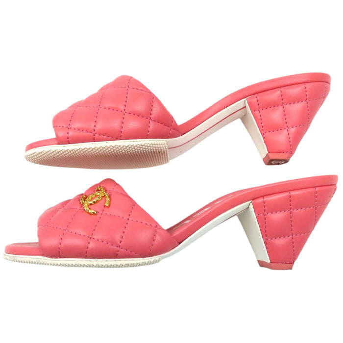 CHANEL 
COCO CC ロゴ レザー ゴールドカラーメタル 
ココマーク マトラッセ ミュール