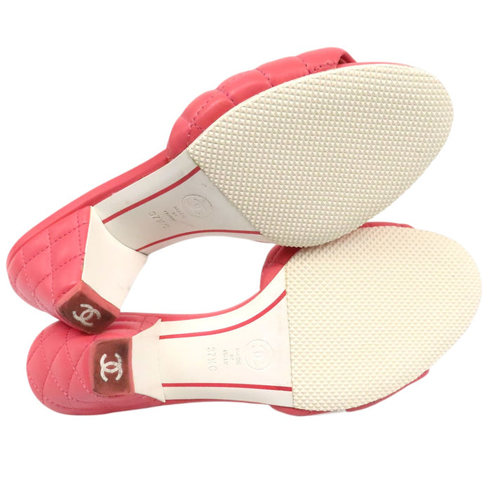 CHANEL 
COCO CC ロゴ レザー ゴールドカラーメタル 
ココマーク マトラッセ ミュール