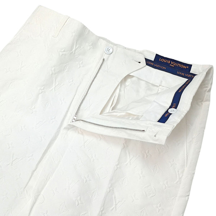 LOUIS VUITTON  
LV Center Pleats Cotton  
Monogram Embossed Slacks Pants