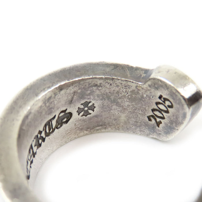 CHROME HEARTS  
CH LG SCROLL 標籤 2005年 銀製  
大型捲軸標籤戒指