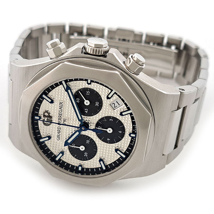 GIRARD-PERREGAUX  
Laureato Cronografo Panda Revisionato  
Con scatola e garanzia