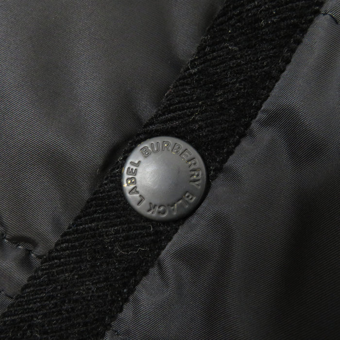 BURBERRY  
BLACK LABEL Lined Check Pattern Switch  
Black Label Quilted Padded Jacket