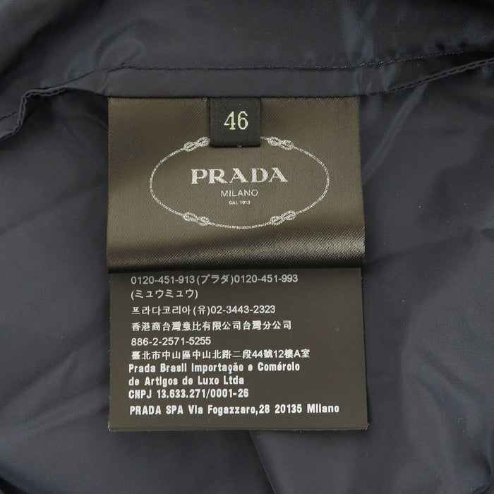 PRADA  
Triangle Logo Plate Zip-Up Hooded  
Triangle Logo Nylon Jacket