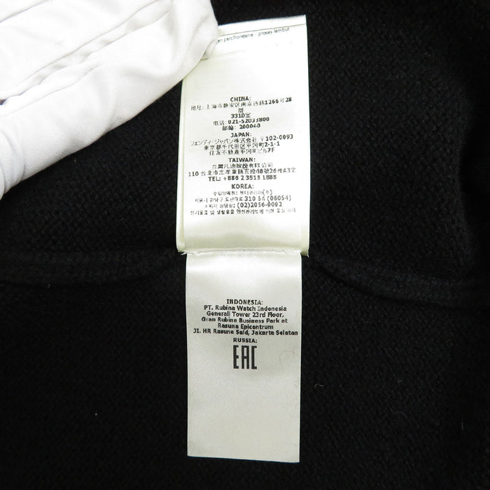FENDI  
Sweat à capuche à double zip avec logo Zucca  
Veste zippée en maille cachemire FF