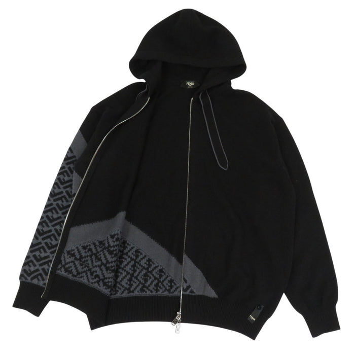 FENDI  
Sweat à capuche à double zip avec logo Zucca  
Veste zippée en maille cachemire FF