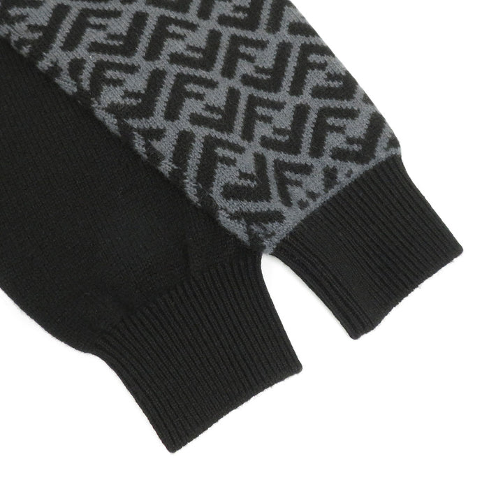FENDI  
Sweat à capuche à double zip avec logo Zucca  
Veste zippée en maille cachemire FF