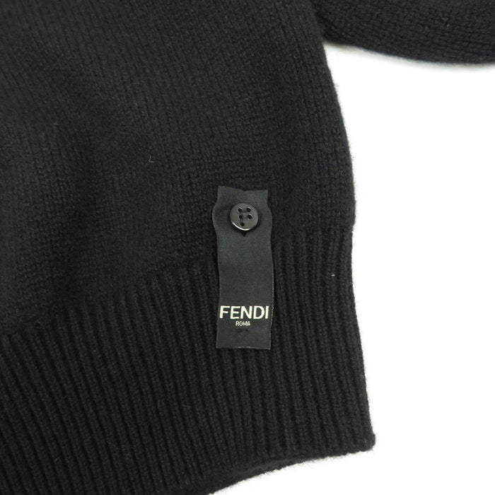 FENDI  
Sweat à capuche à double zip avec logo Zucca  
Veste zippée en maille cachemire FF