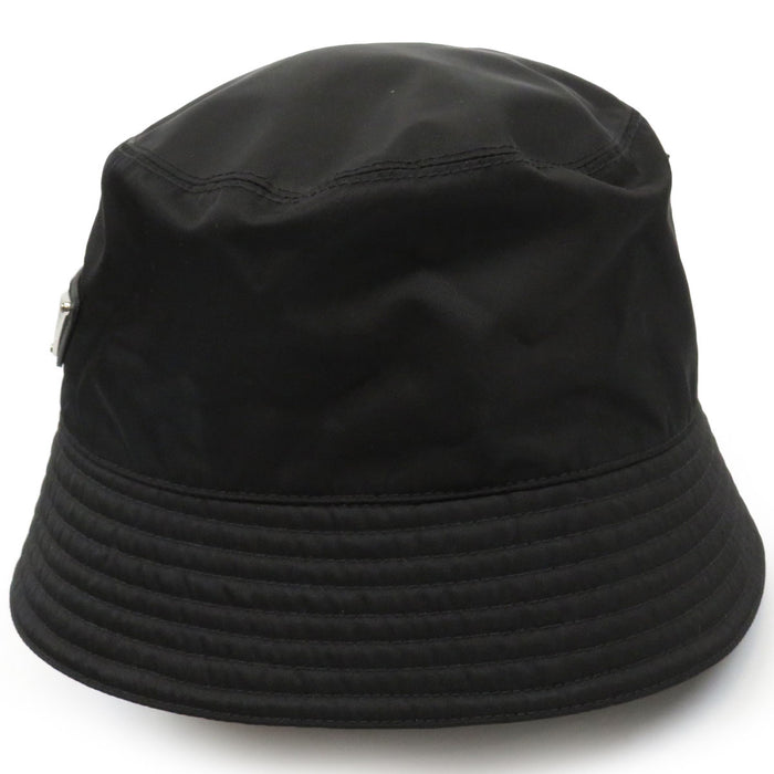 PRADA  
Chapeau seau Re-Nylon avec logo triangulaire