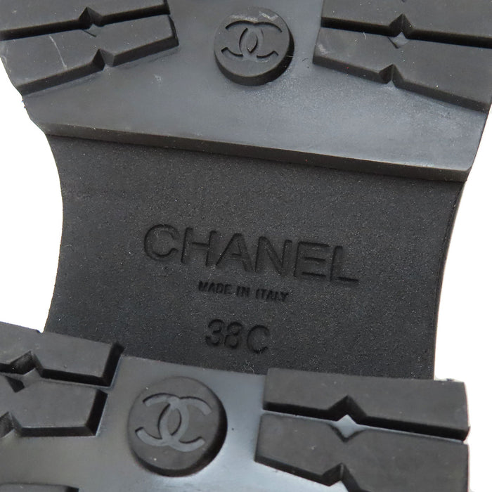 CHANEL 
COCO CC ロゴ レザー ゴールドカラーメタル 
ココマーク マトラッセ レザー ローファー