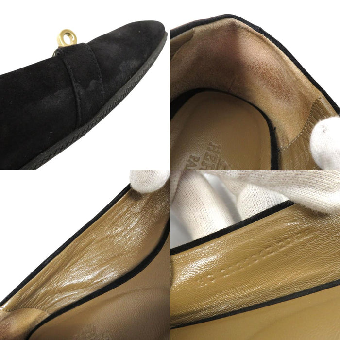 HERMES  
Ballerines plates en daim avec boucle Kelly en métal doré