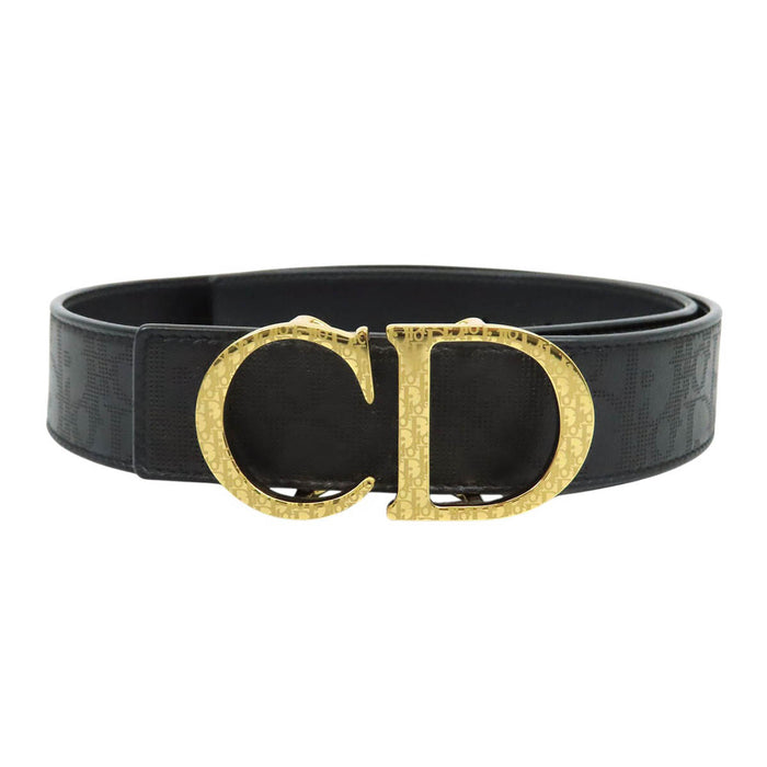 Dior  
Logo réversible avec garniture couleur or  
Boucle CD Oblique Galaxy ceinture en cuir