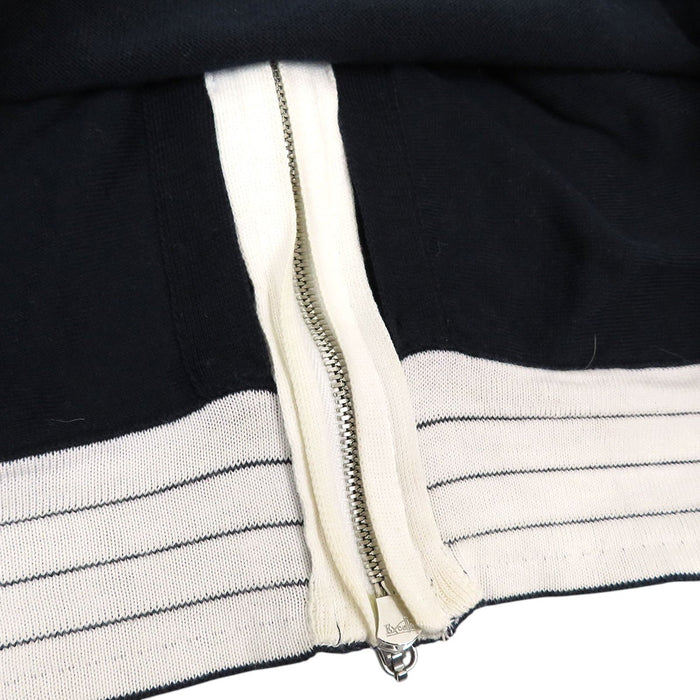 CHANEL  
COCO CC logo sweat à capuche à double fermeture éclair 07C coton  
Parka zippée avec logo Coco  
Ligne sport