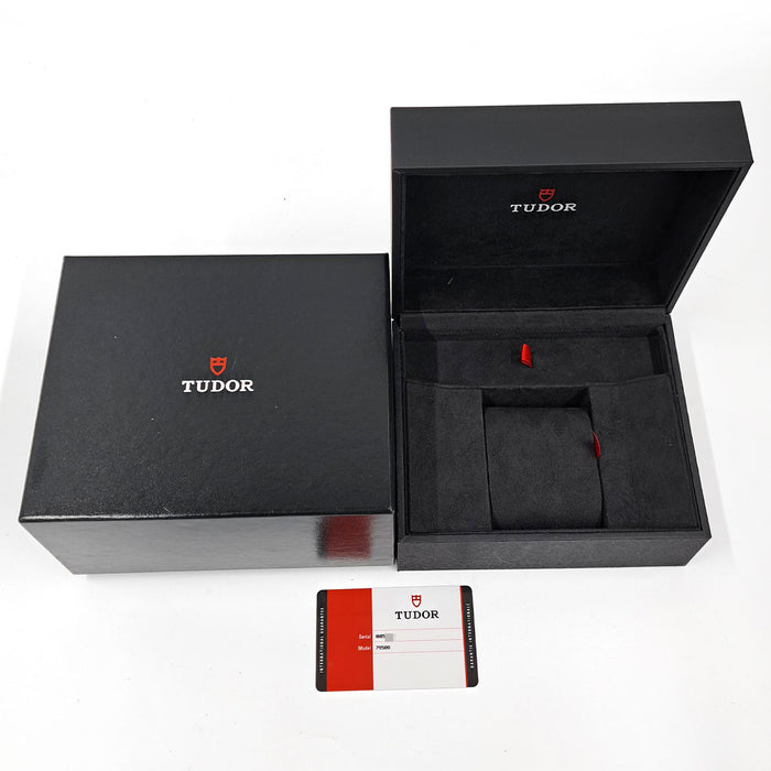 TUDOR 
ブラックベイ 36 Overhauled 
箱ギャラ付